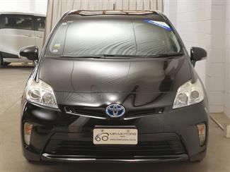 2014 Toyota Prius - Thumbnail