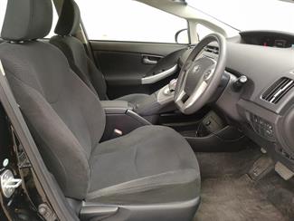 2014 Toyota Prius - Thumbnail