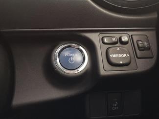 2013 Toyota Aqua - Thumbnail