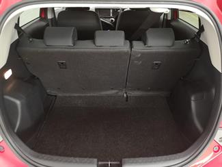 2013 Toyota Aqua - Thumbnail