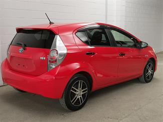 2013 Toyota Aqua - Thumbnail