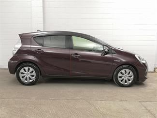 2014 Toyota Aqua - Thumbnail