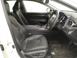 2017 Toyota Camry - Thumbnail