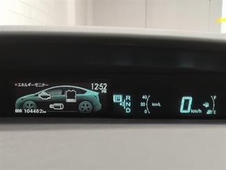 2014 Toyota Prius - Thumbnail