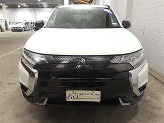 2019 Mitsubishi Outlander - Thumbnail