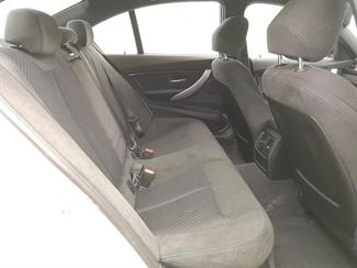 2016 BMW 330e - Thumbnail