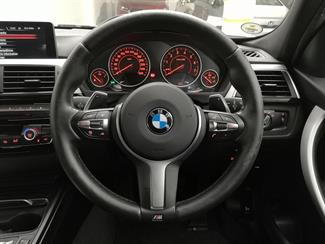 2016 BMW 330e - Thumbnail