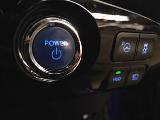 2017 Toyota Prius - Thumbnail