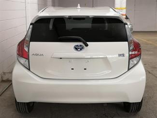 2016 Toyota Aqua - Thumbnail