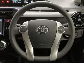 2016 Toyota Aqua - Thumbnail
