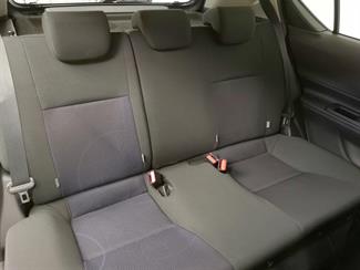 2015 Toyota Aqua - Thumbnail