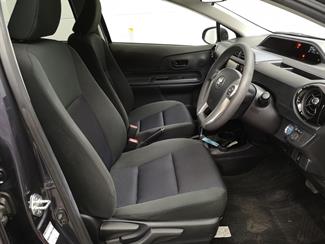 2015 Toyota Aqua - Thumbnail