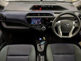 2015 Toyota Aqua - Thumbnail