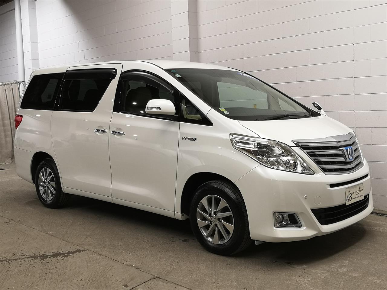2013 Toyota Alphard
