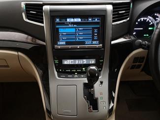 2013 Toyota Alphard - Thumbnail