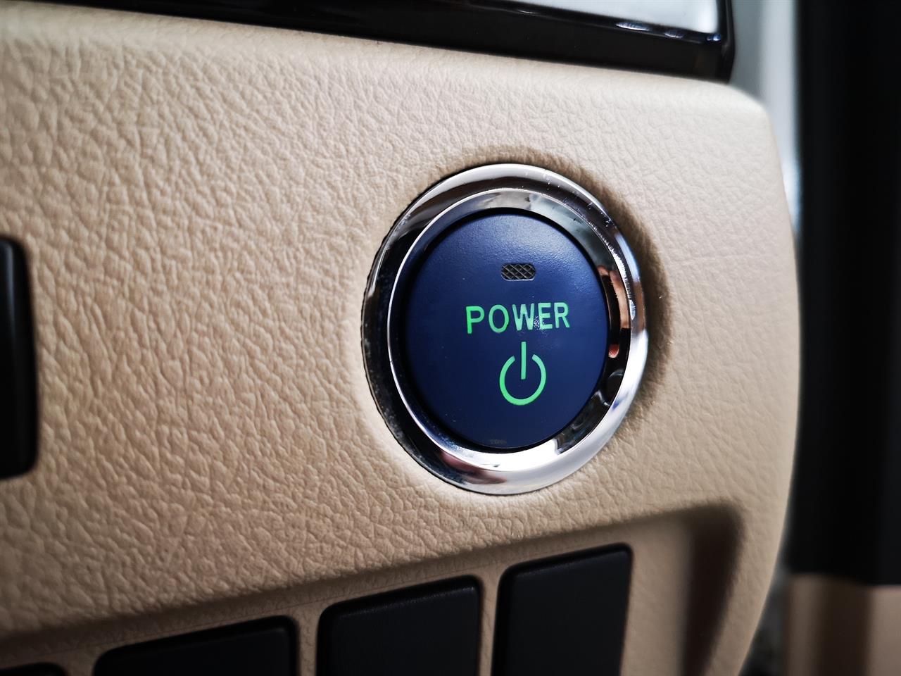 2013 Toyota Alphard