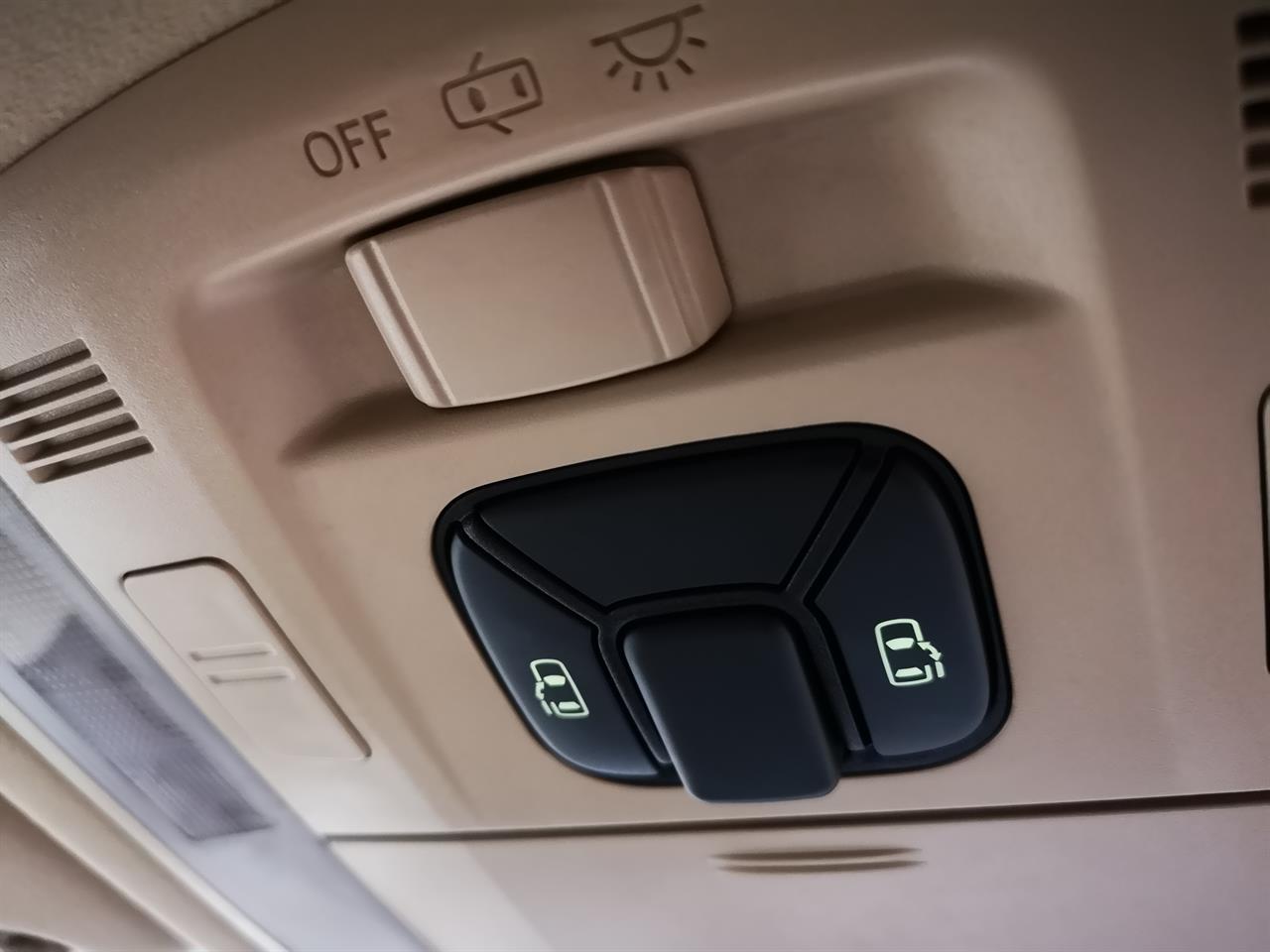 2013 Toyota Alphard
