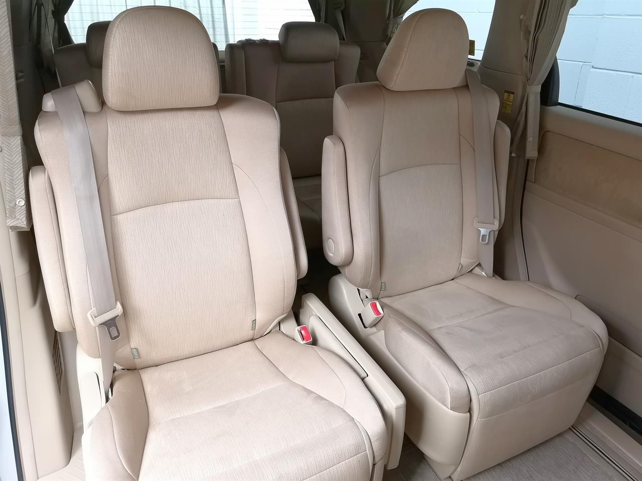 2013 Toyota Alphard