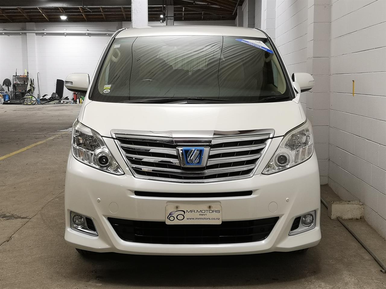 2013 Toyota Alphard