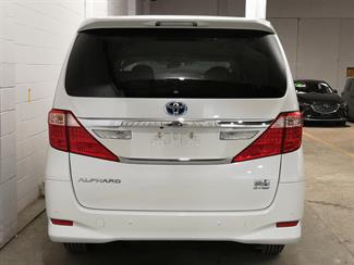 2013 Toyota Alphard - Thumbnail