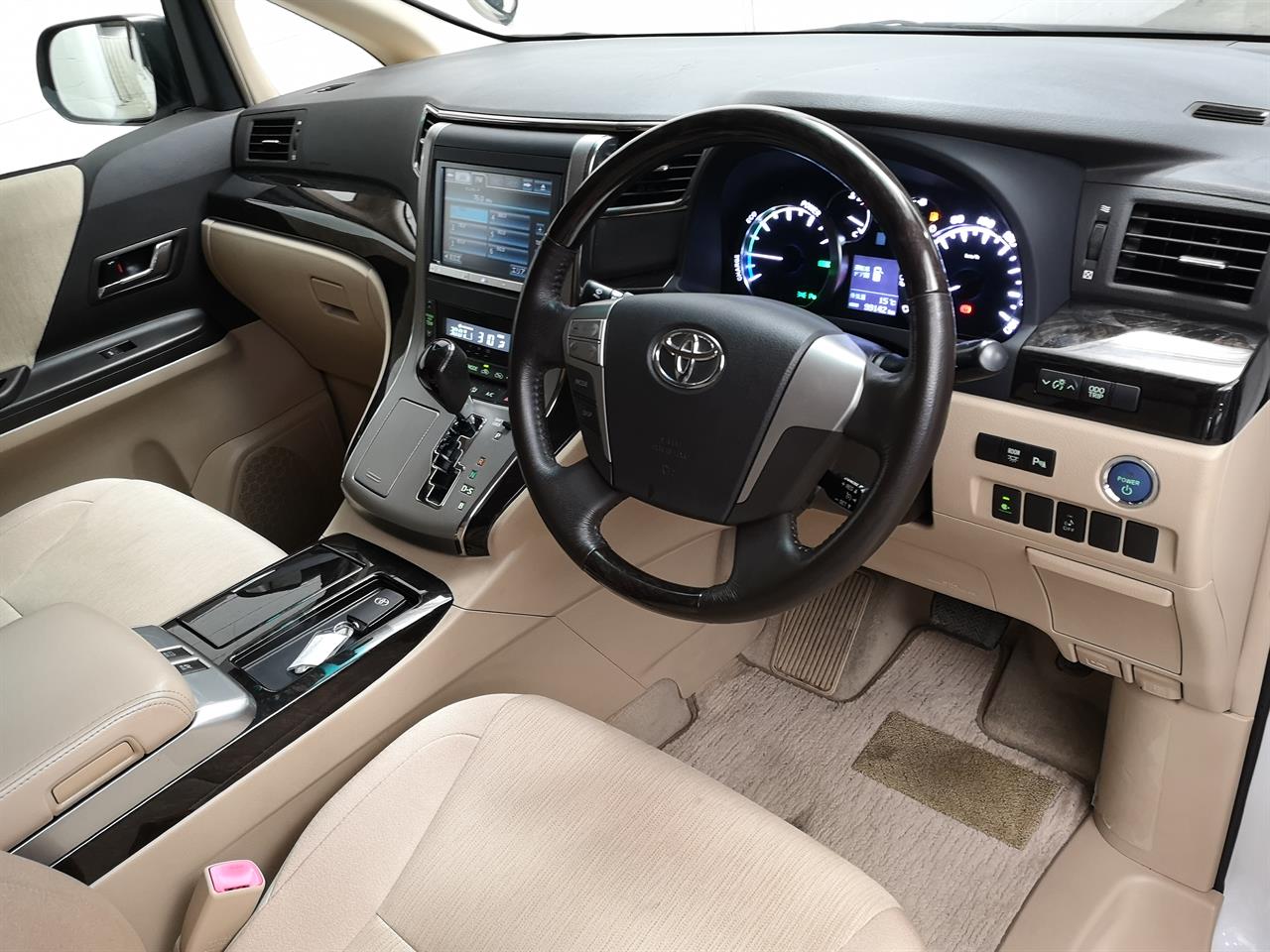 2013 Toyota Alphard