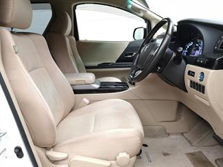 2013 Toyota Alphard - Thumbnail