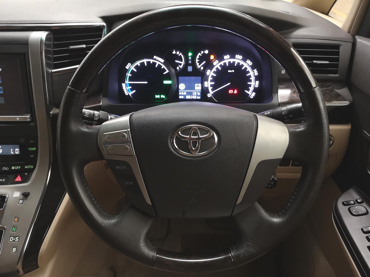 2013 Toyota Alphard