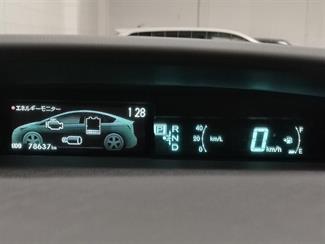 2014 Toyota Prius - Thumbnail