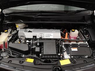 2014 Toyota Prius - Thumbnail