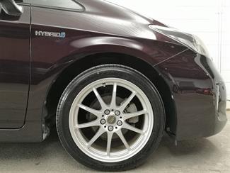 2014 Toyota Prius - Thumbnail