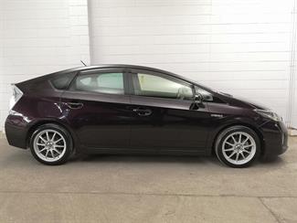 2014 Toyota Prius - Thumbnail