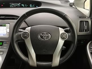 2014 Toyota Prius - Thumbnail