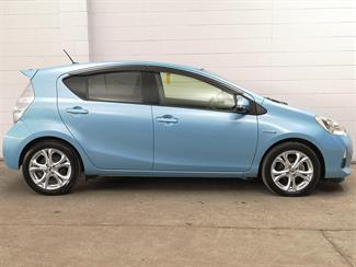 2013 Toyota Aqua - Thumbnail