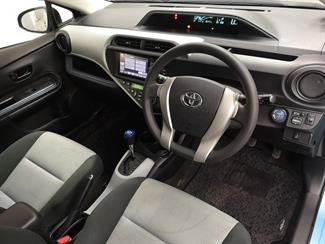 2013 Toyota Aqua - Thumbnail