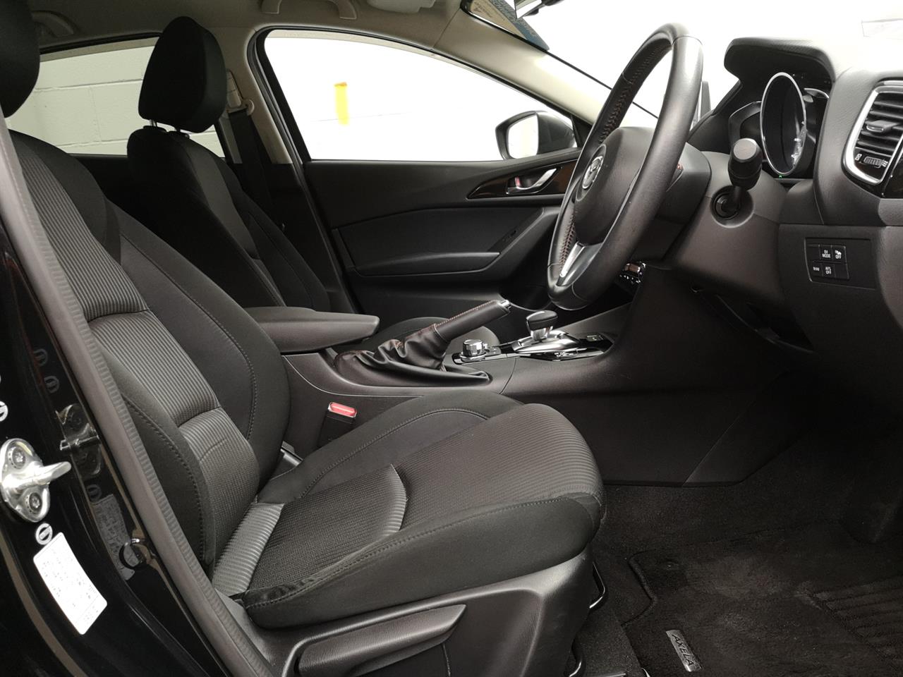 2014 Mazda Axela