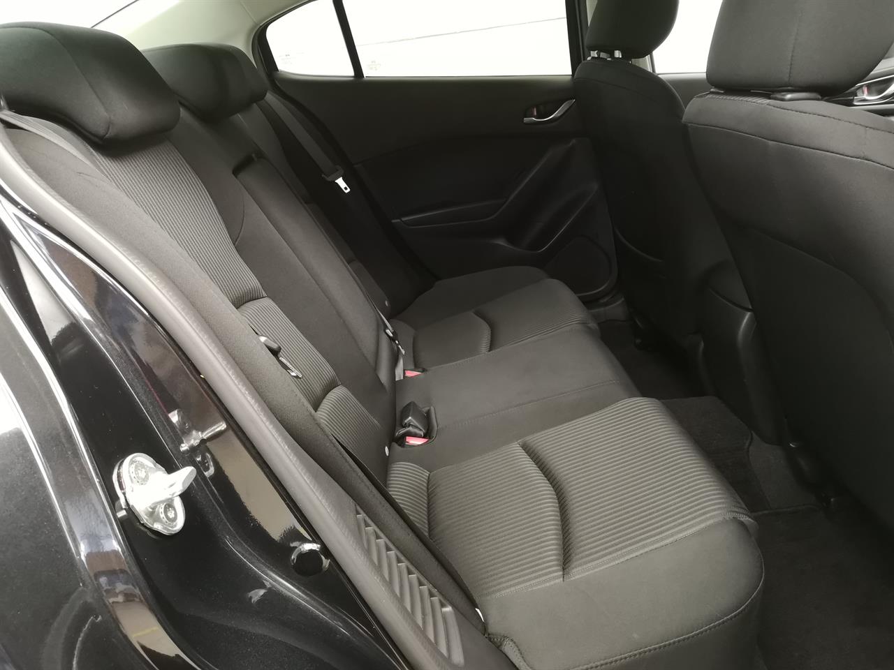 2014 Mazda Axela