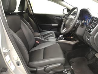 2015 Honda Grace - Thumbnail