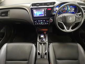 2015 Honda Grace - Thumbnail