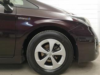 2015 Toyota Prius - Thumbnail