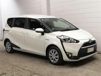 2015 Toyota Sienta - Thumbnail