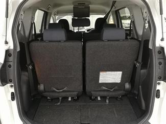 2015 Toyota Sienta - Thumbnail