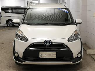2015 Toyota Sienta - Thumbnail