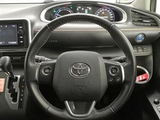 2015 Toyota Sienta - Thumbnail