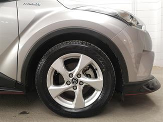 2018 Toyota C-HR - Thumbnail