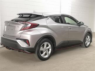 2018 Toyota C-HR - Thumbnail