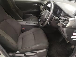 2018 Toyota C-HR - Thumbnail