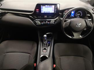 2018 Toyota C-HR - Thumbnail