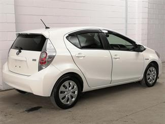 2013 Toyota Aqua - Thumbnail