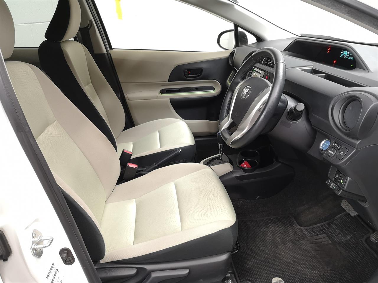 2013 Toyota Aqua