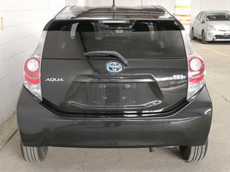 2013 Toyota Aqua - Thumbnail